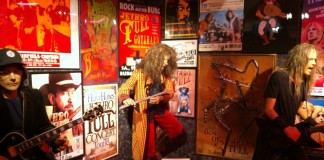 Fripp, Anderson, Hetfield: Jeff Wagner’s Wax Nightmare!