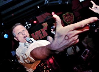 Tesco Vee Gazes at the Backside of 2012